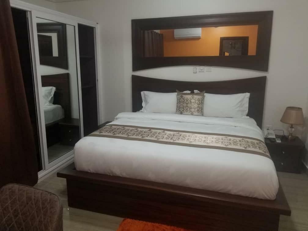 Grace Garden Hotel Sekondi-Takoradi Εξωτερικό φωτογραφία